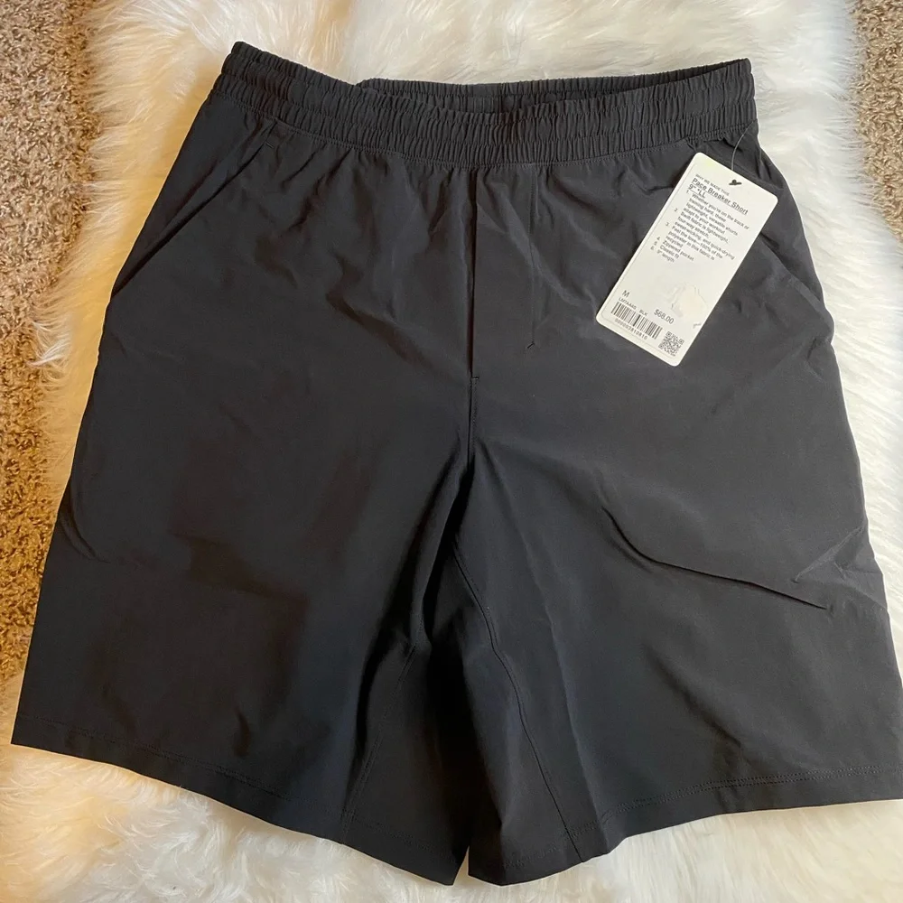 Men’s Lululemon Size M Pace Breaker Short  9” Linerless Black